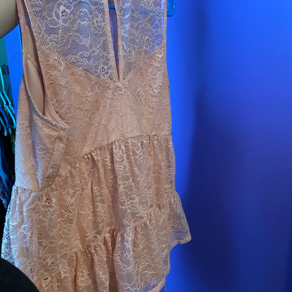 Torrid tank - Picture 3 of 3
